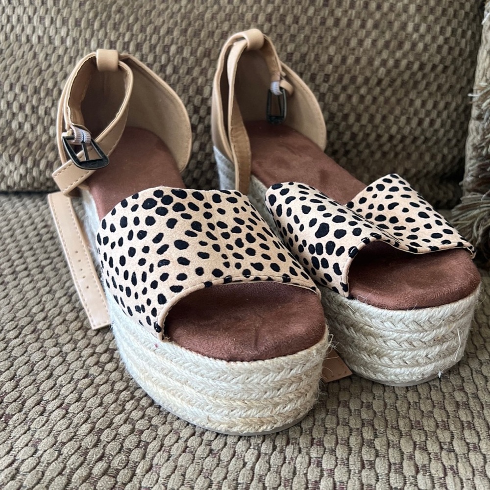 MISS LOLA CHEETAH PRINT WEDGES